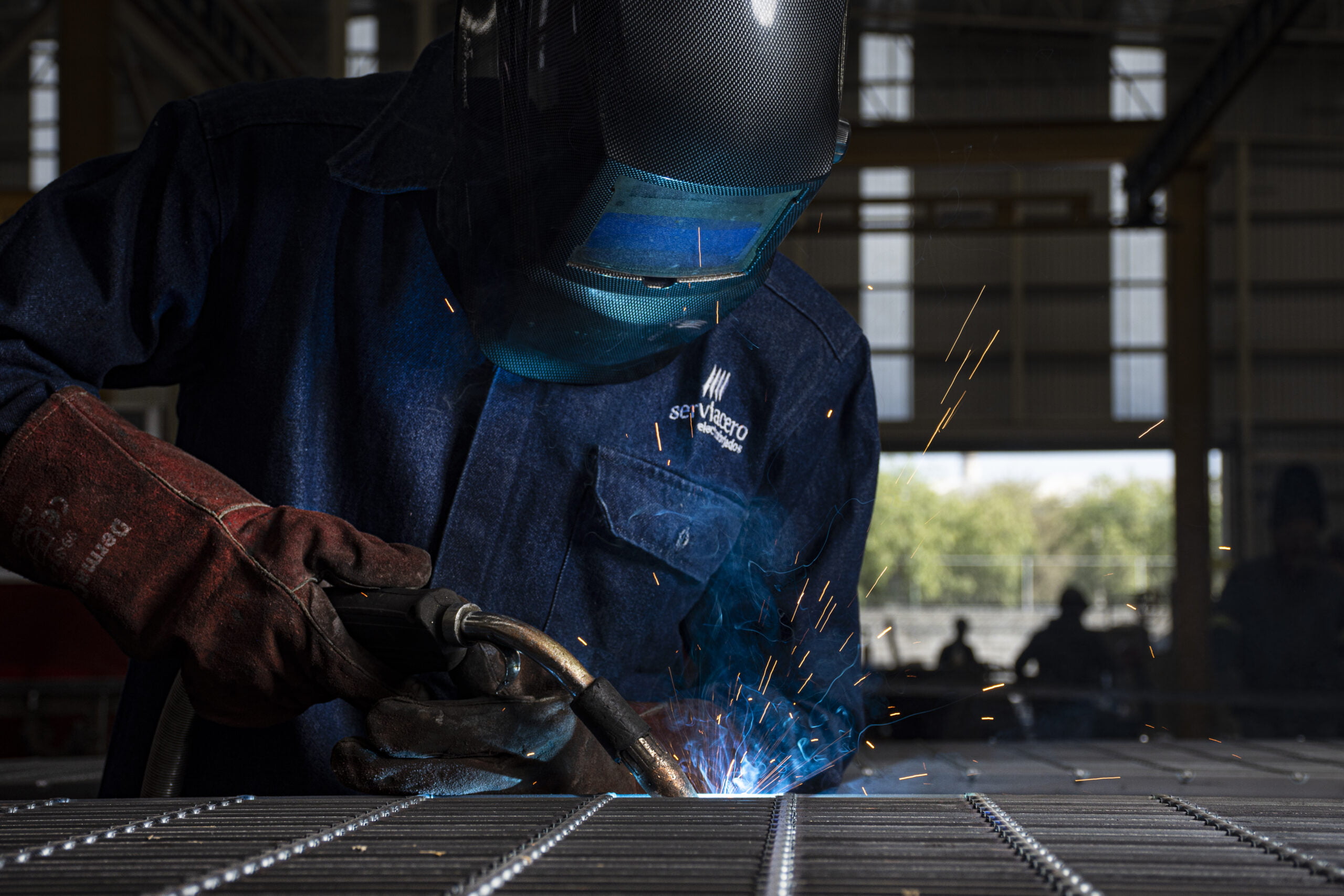 Cutting-and-Welding-Grid-Electroforged-Serviasteel-Electroforged-Banner-Service